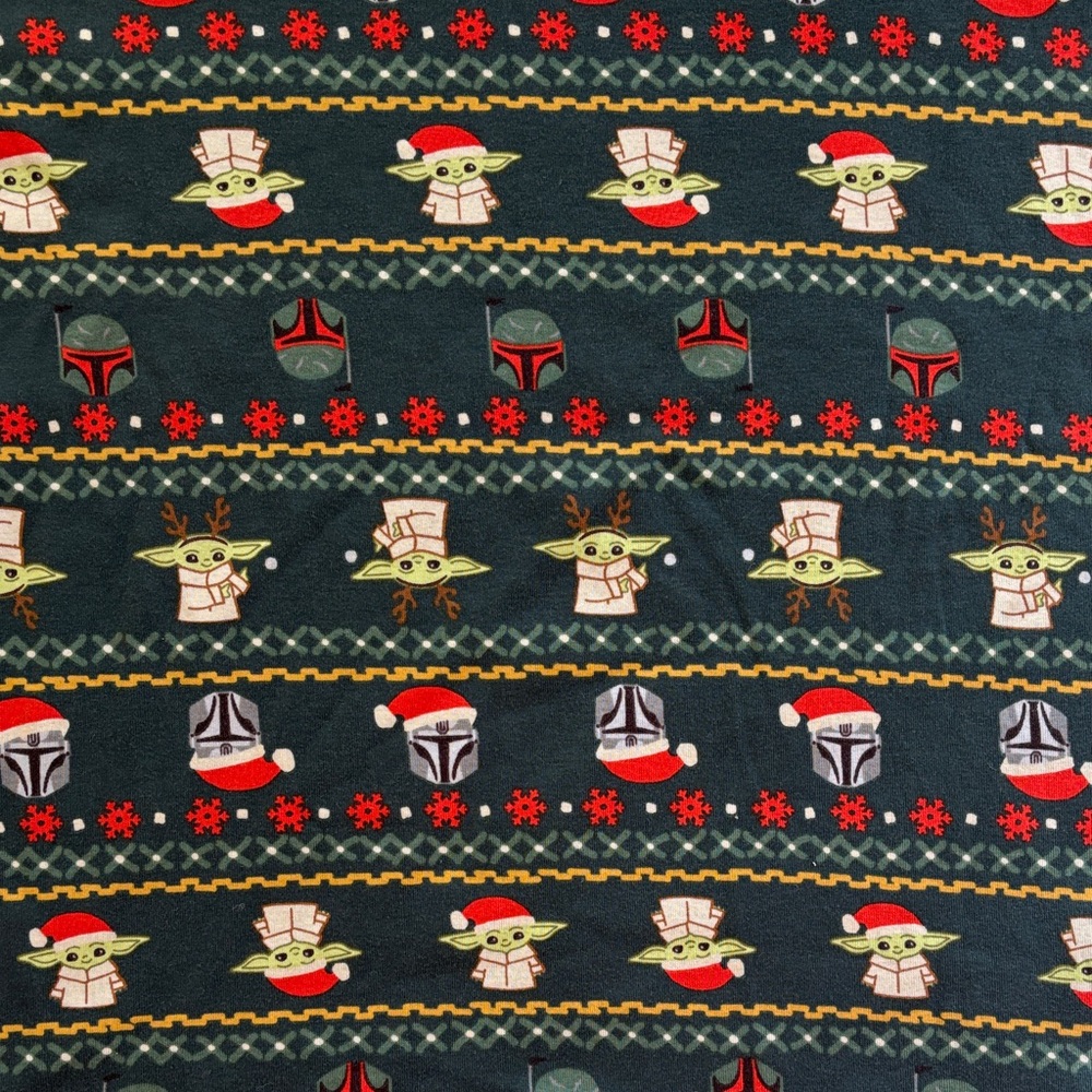 Hanna Andersson Festive Star Wars Long Sleeve PJ Top- Green and Red - Picture 10 of 16